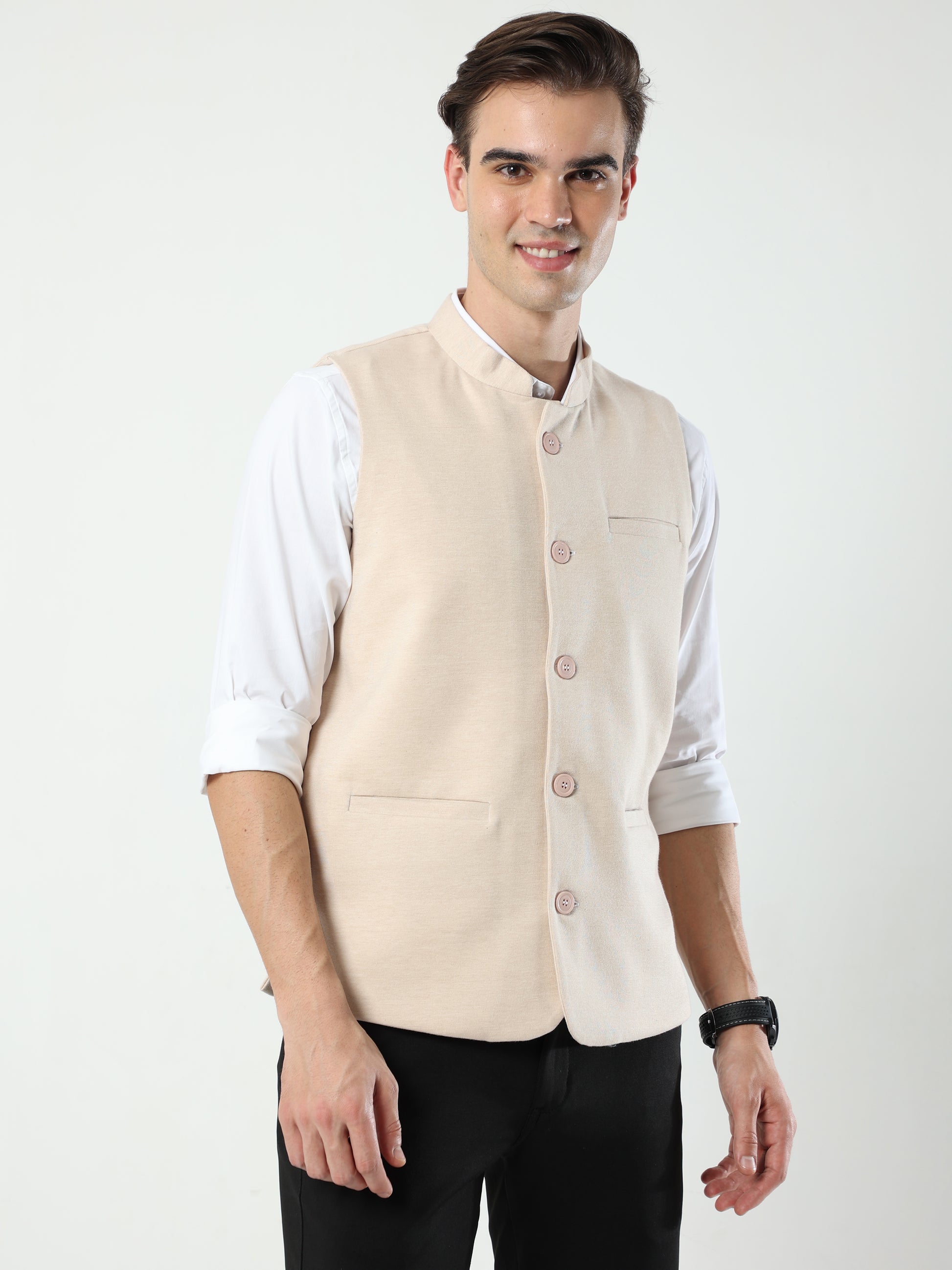 Side profile of Men’s Sustainable Cotton Modi Coat Chandan
