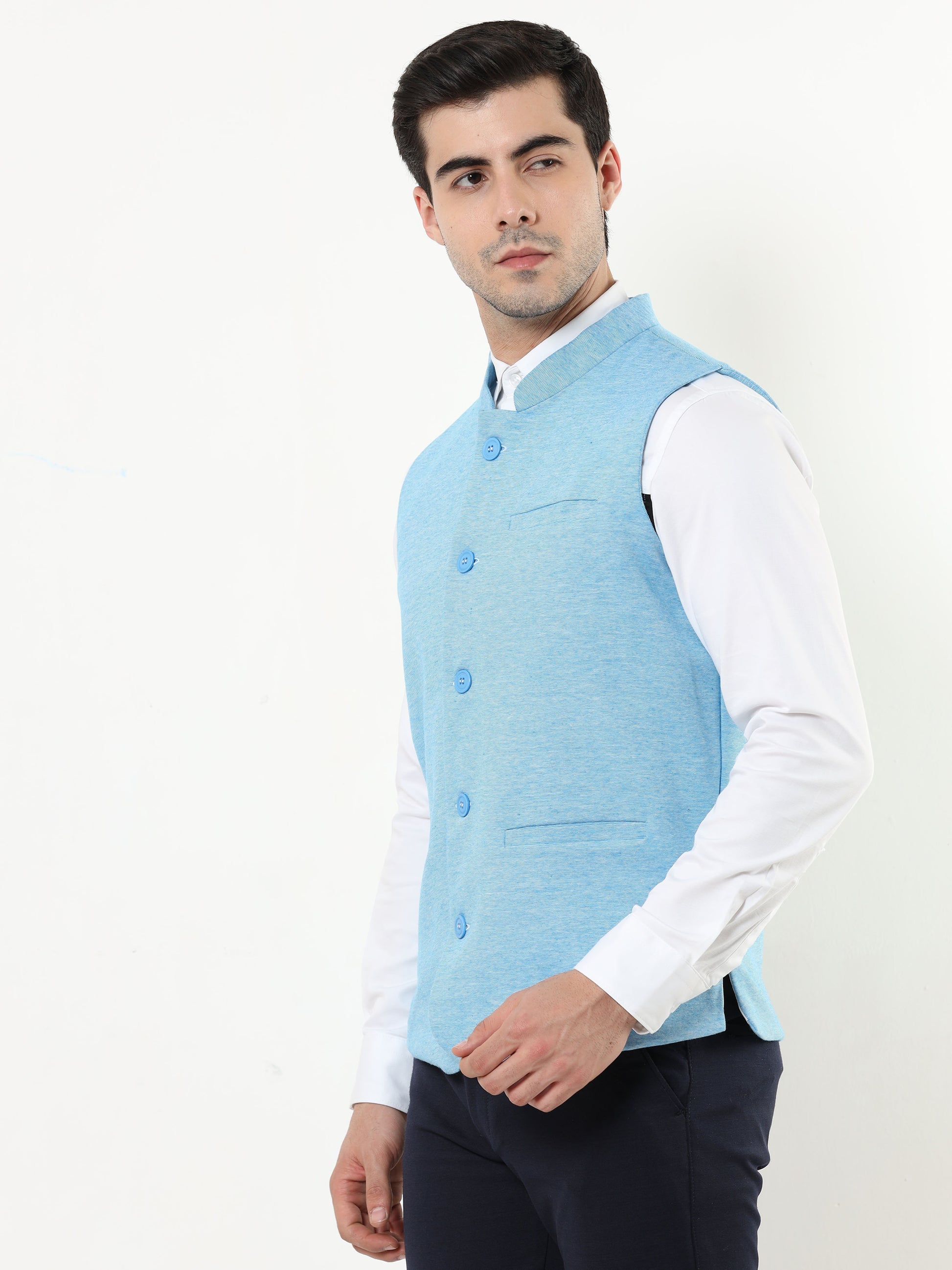 Side profile of Men’s Sustainable Cotton Modi Coat Cyan
