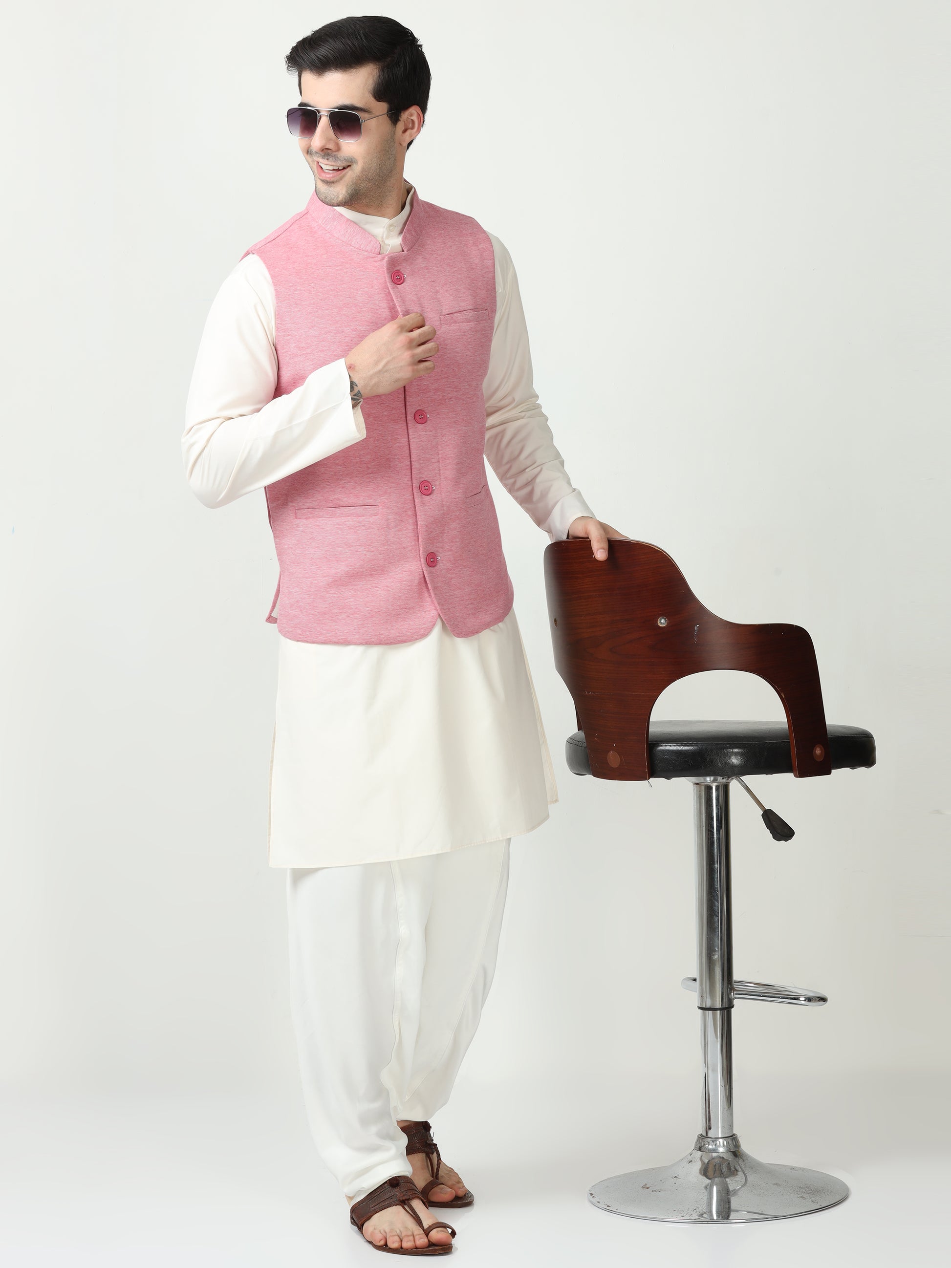 Model wearing Men’s Sustainable Cotton Modi Coat Pink styled with kurta
