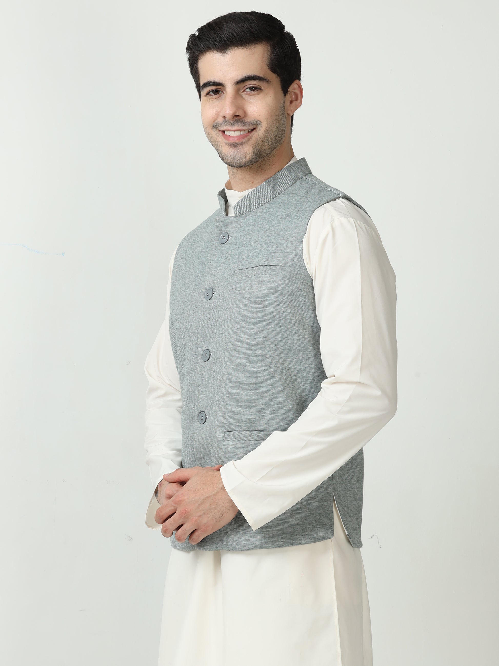 Side profile of Men’s Sustainable Cotton Modi Coat Bottle Green
