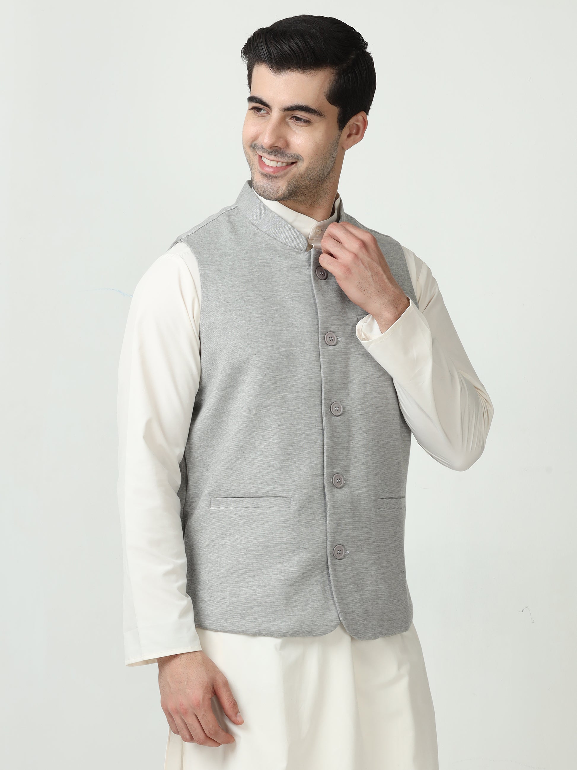 Side profile of Men’s Sustainable Cotton Modi Coat Steel Grey
