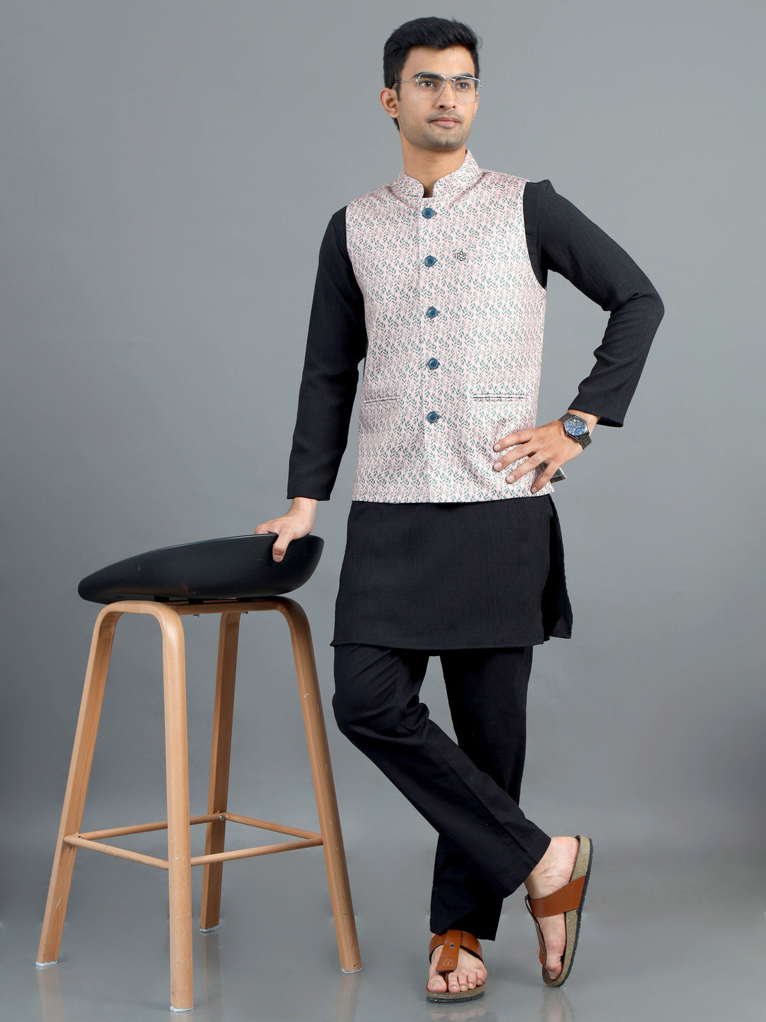 Front view of Men’s Printed Modi Coat in Brown Leaf with Mandarin collar